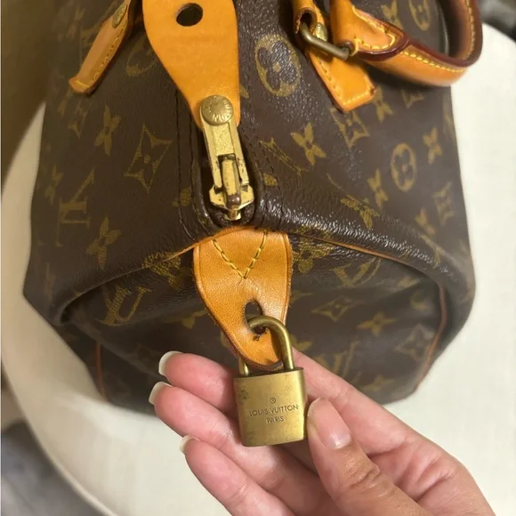 AUTHENTIC GENTLY USED LOUIS VUITTON SPEEDY 30 - Picture 6 of 12